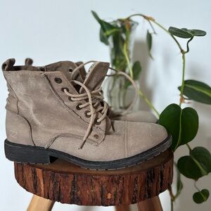 Billabong Taupe Lace-Up Women's Combat Boots